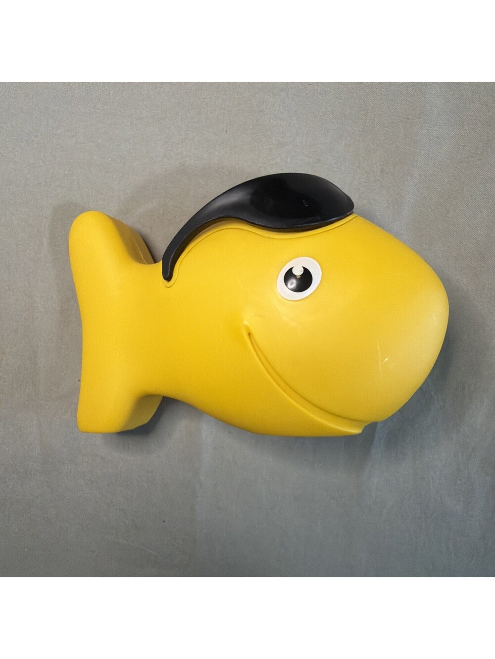 Vintage Pepperidge Farm Goldfish Snacktainer by Evriholder